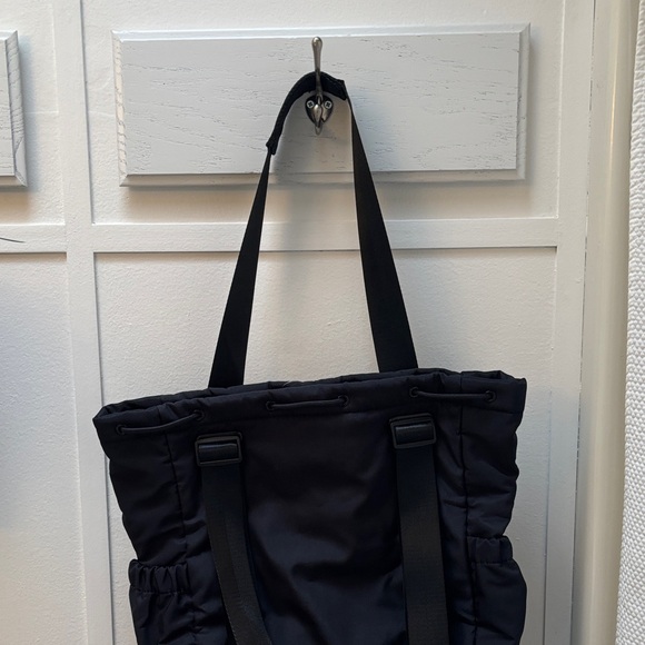 Beyond Yoga Black Convertible Drawstring Gym Bag Tote Backpack BEY-FA-042 - Picture 7 of 8